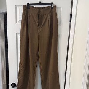 HALARA Women’s Tan Chinos
